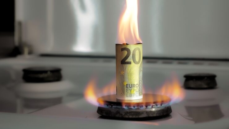 Concept,Of,Gas,Crisis.,20,Euro,Bill,Is,Burning,On